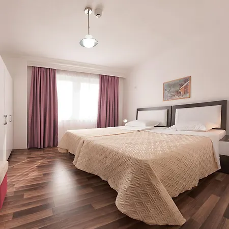 Dora Hotel 4*