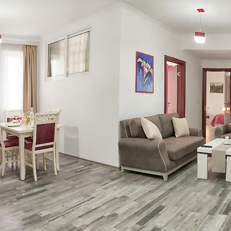 Dora Hotel 4*