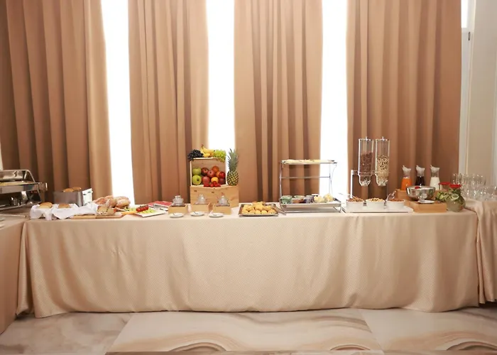 Ξενοδοχείο Dora 4*