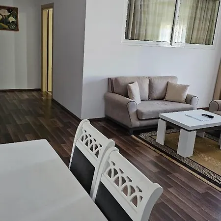 Hotel Dora